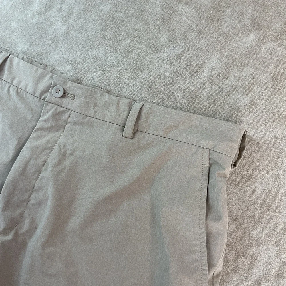 Vineyard Vines Breaker Shorts Men Sz 42B Performance Flat Front Beige Casual